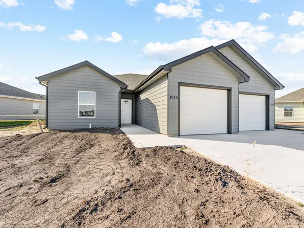 3016 Fountain Dr, Salina, KS 67401