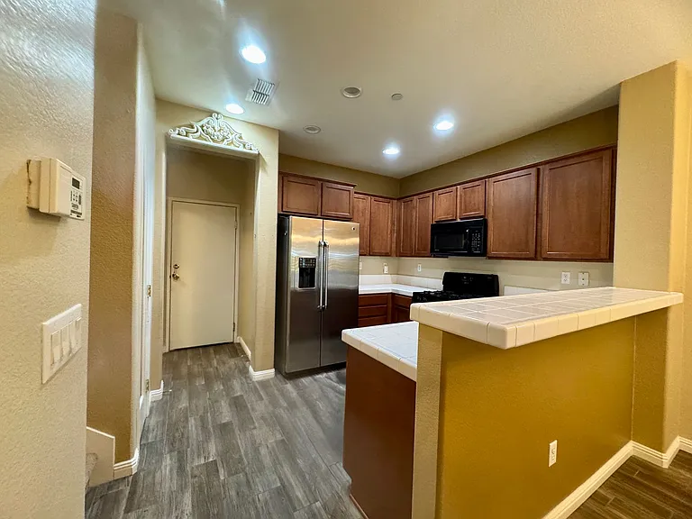 304 Esplanade Cir — Photo 7