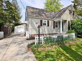 578 Columbia Rd, Bay Village, OH 44140