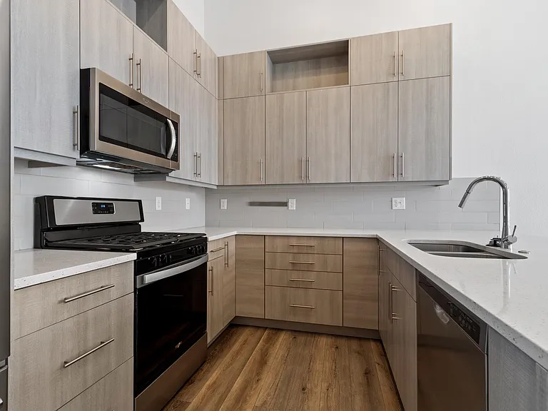 10125 Morrison Rd — Photo 11