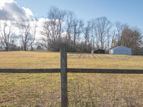 Sky Dr, Glade Spring, VA 24340