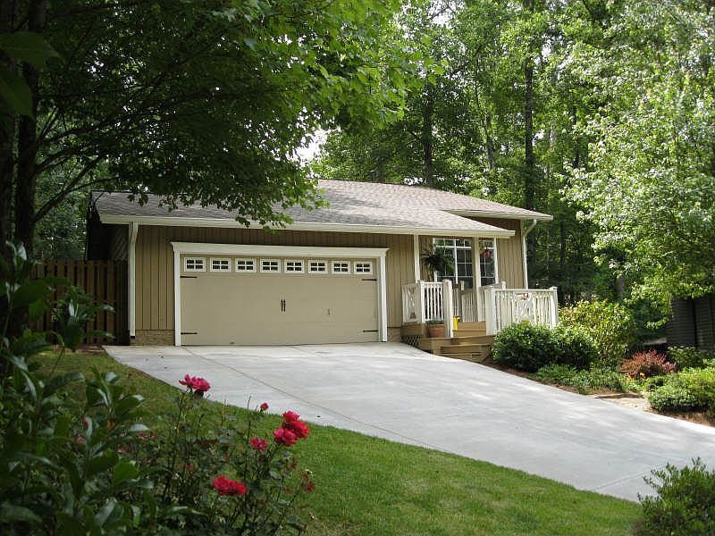 1st image of 240 Trailmore Ct