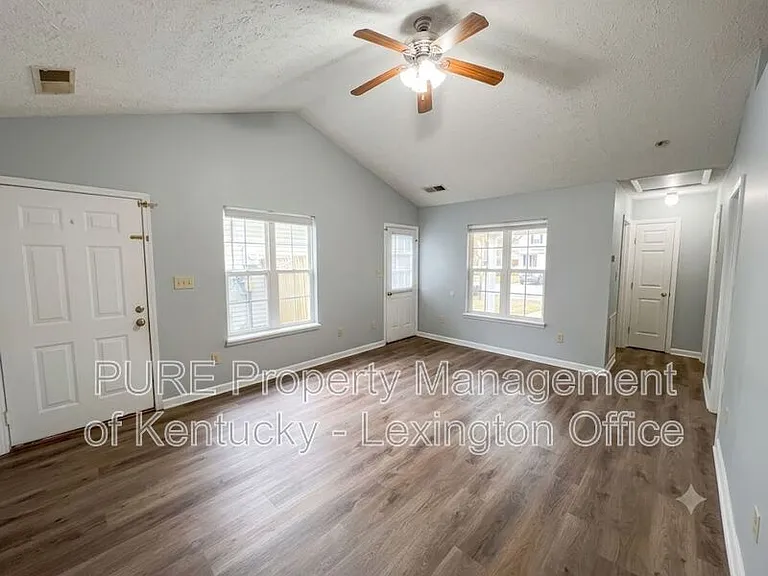 1034 Marshall Park Dr — Photo 5