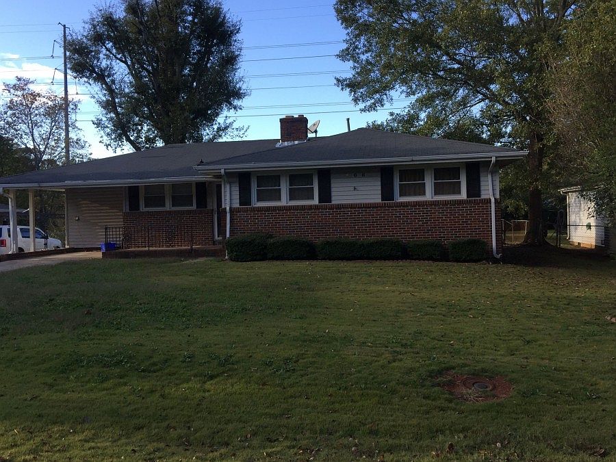 1st image of 306 Camden Ln