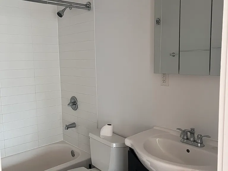 20 Sidney Pl #3B — Photo 13