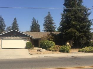 940 N Chinowth Rd, Visalia, CA 93291