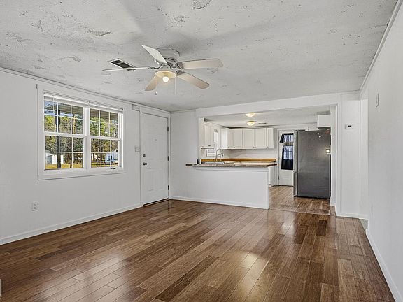 4th image of 1201 Granger Dr
