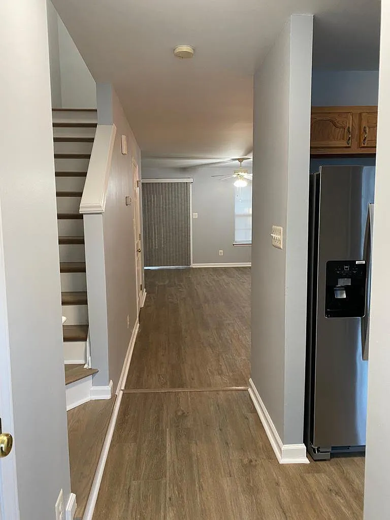 3 bed, 2.5 bath, 1440 sqft, $1,845 — Photo 2
