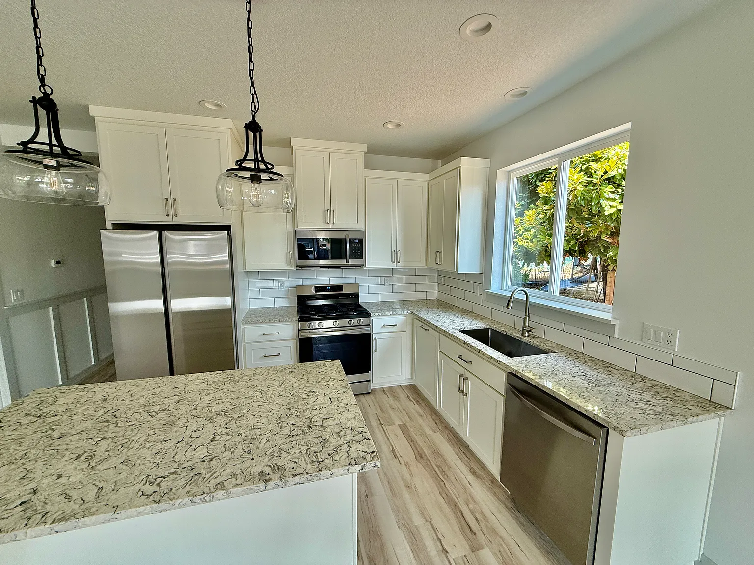 3 bed, 1445 sqft, $2,250 — Photo 4