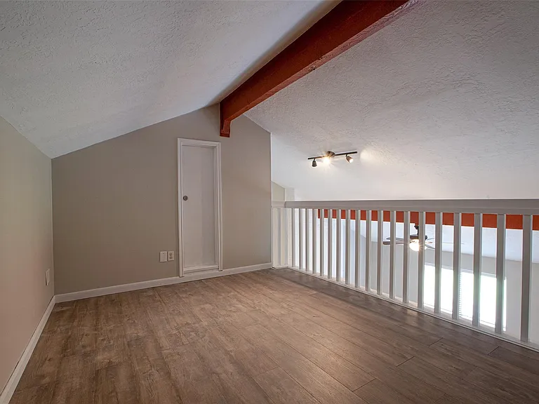 16042 Bear Hill Dr — Photo 8
