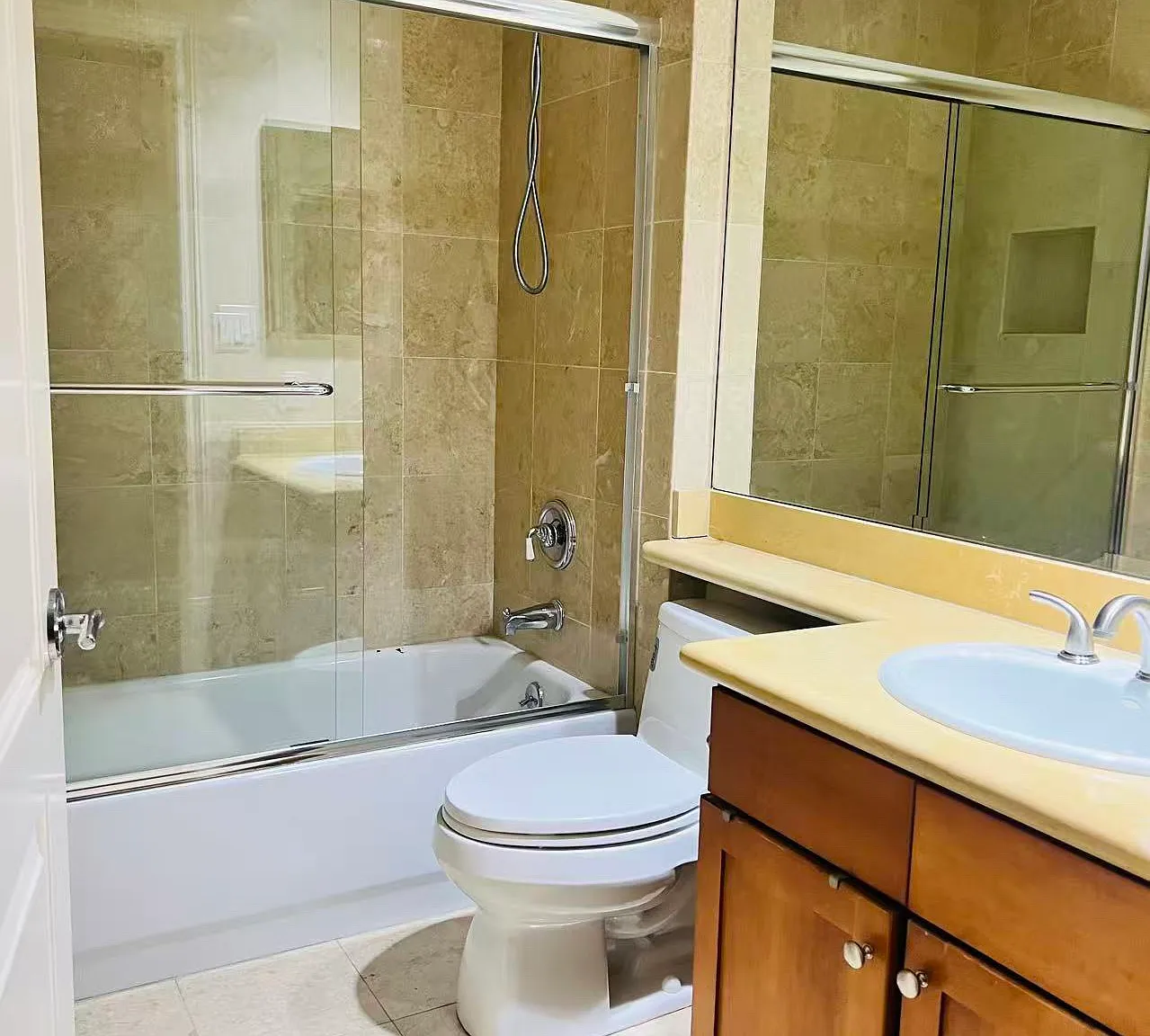 2 bed, 1497 sqft, $4,700 — Photo 4