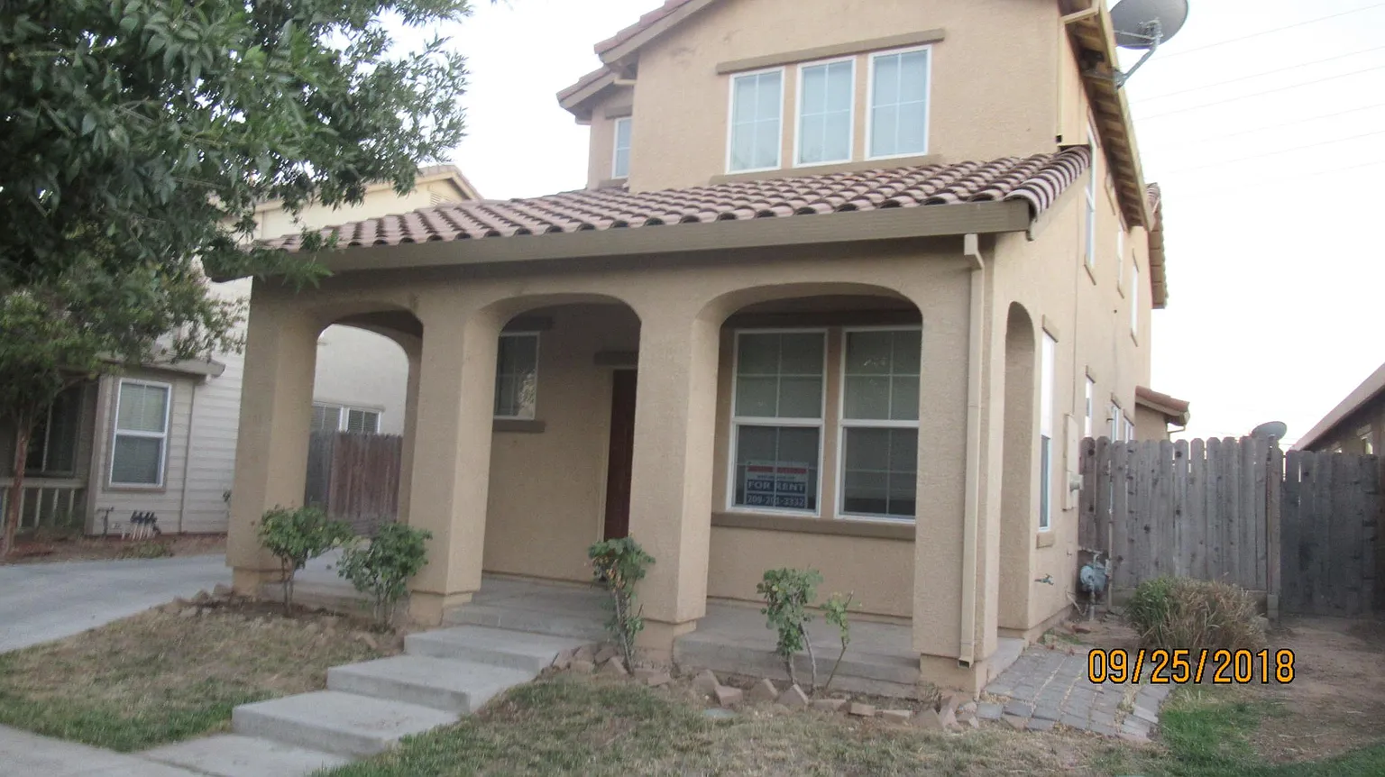 1528 La Sierra St photo 1