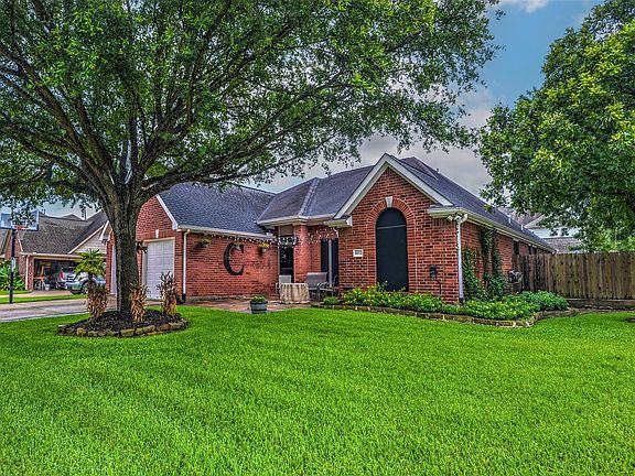 2nd image of 11002 Graywood Ct