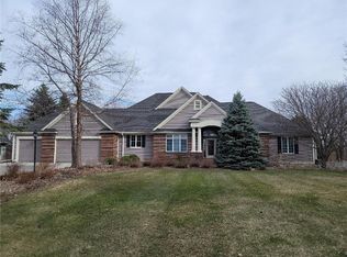 2579 Golf View Dr, River Falls, WI 54022