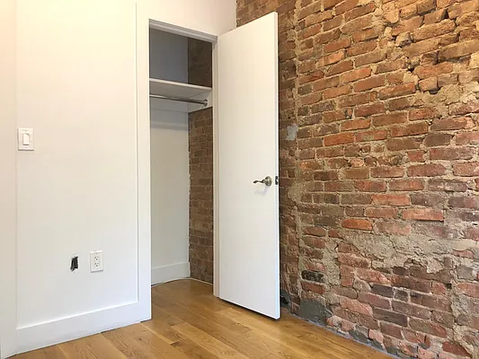 Rented by Premier Metro Realty Corp | media 16