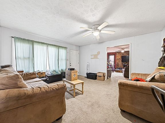 4th image of 410 Norman Dr