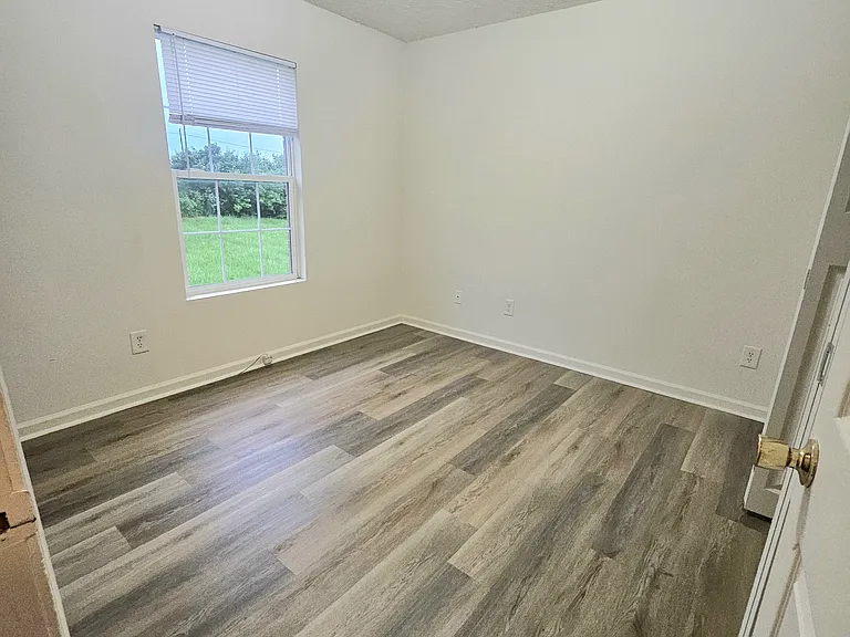 1022 Pinoak Dr — Photo 7