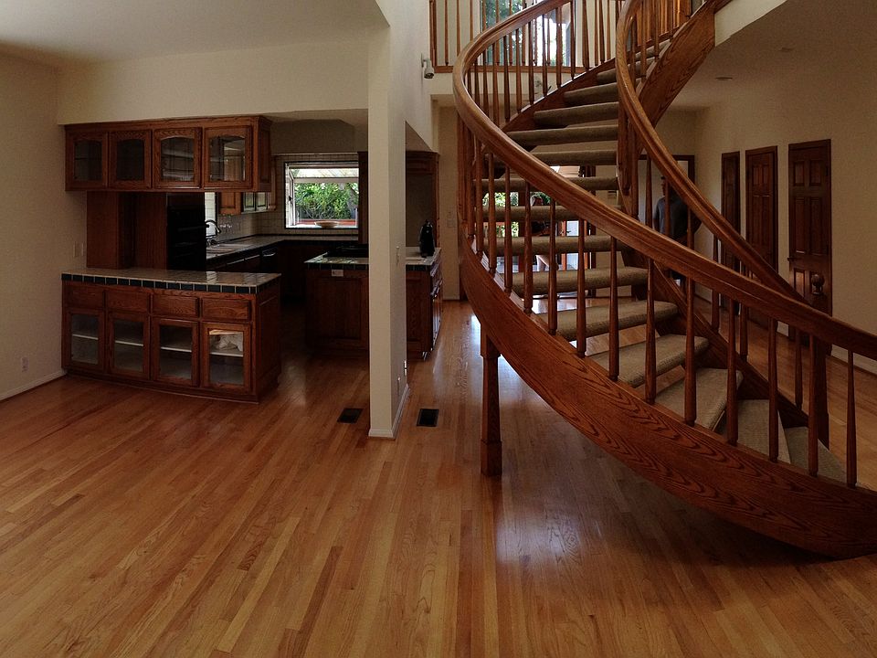 1st image of 212 Avenue E