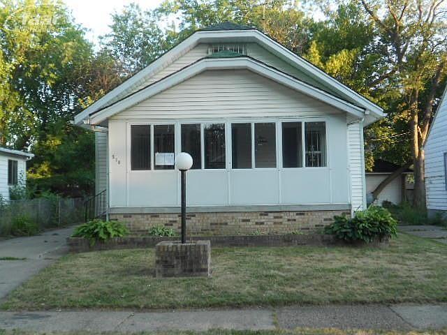 1st image of 518 E Philadelphia Blvd