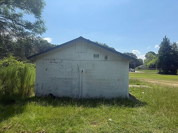 3rd image of 801 Johnson St