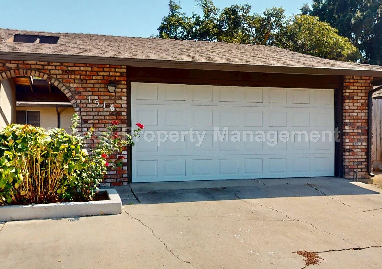 2 bed, 980 sqft, $1,770 — Photo 1