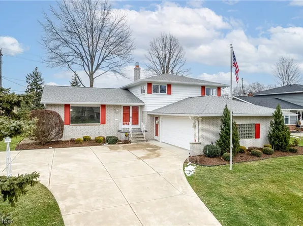 7501 Bartholomew Dr, Middleburg Heights, OH 44130