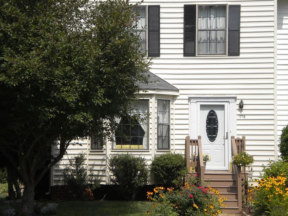 1st image of 1716 Skiffes Creek Cir