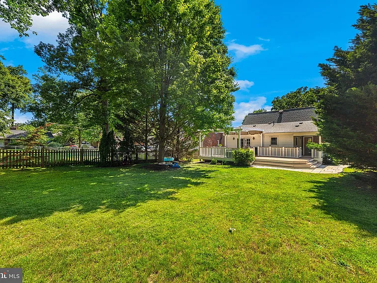 2929 Stuart Dr — Photo 26