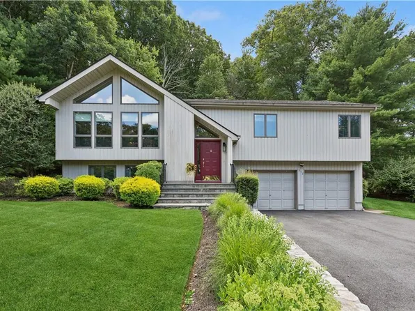 212 Briarwood Drive, Somers, NY 10589