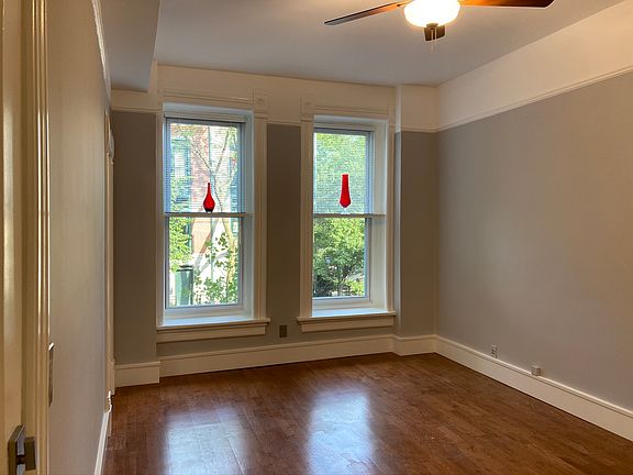 3rd image of 1102 N Wolcott Ave