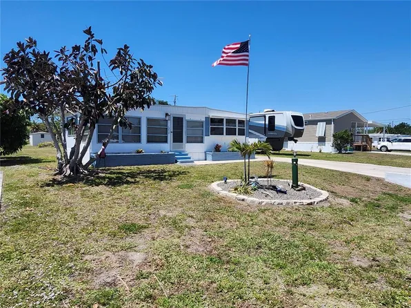 1252 Kingfisher Dr, Englewood, FL 34224