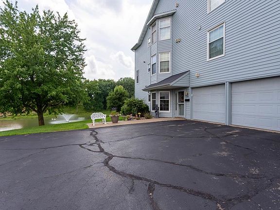 4th image of 3214 Lake Ridge Dr APT E