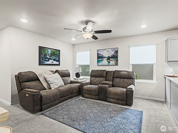 4th image of 19804 134th Avenue Ct E