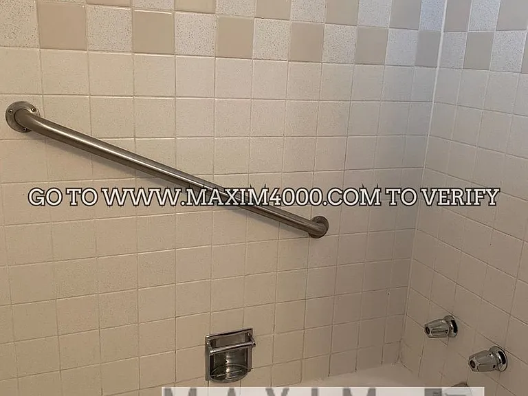 943 Rood Avenue — Photo 8