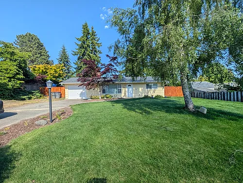 3806 Pineneedle Dr NE Photo 1 3806 Pineneedle Dr NE Photo 1