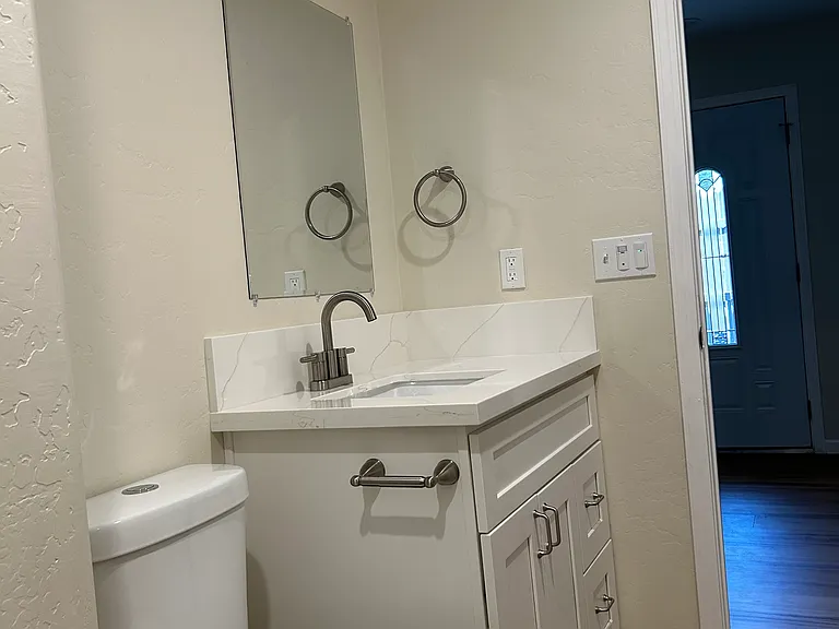 251 S F St #1/2 — Photo 15
