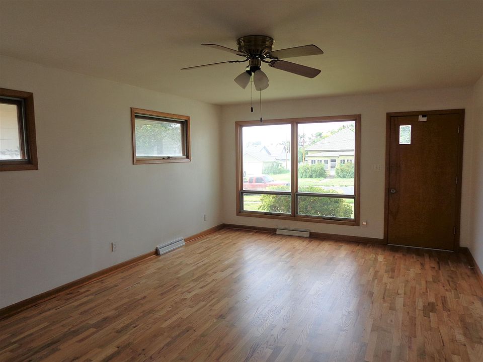 107 W 19th St, Hays, KS 67601 Zillow
