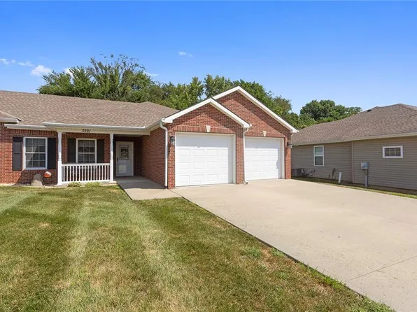 3221 Hickory Ridge Ct, Saint Joseph, MO 64503