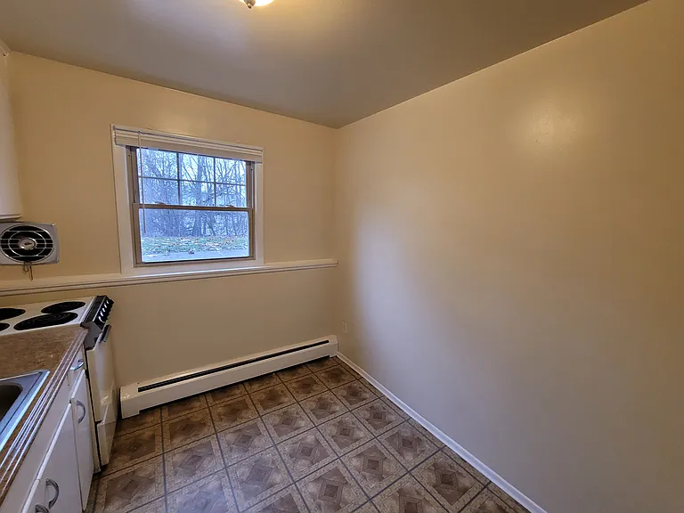 756 Liberty St — Photo 5