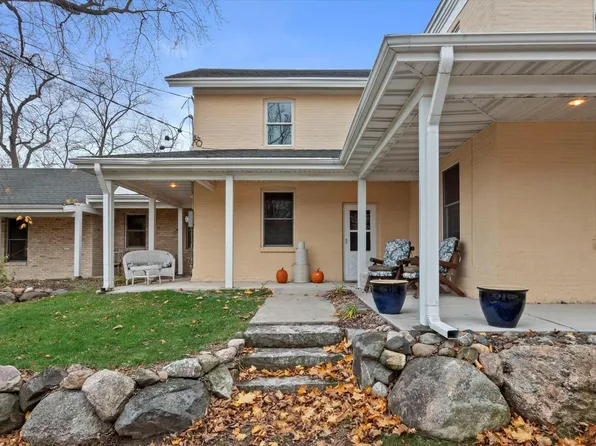10651 South Nicholson ROAD, Oak Creek, WI 53154