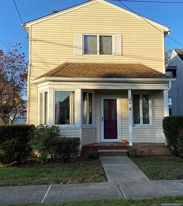1st image of 13-30 5th St