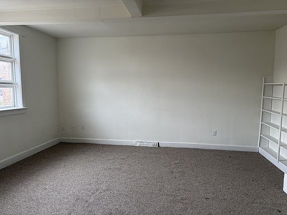 5th image of 2859 Winchester Ave