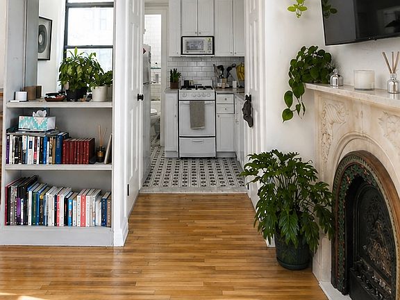 3rd image of 227 E 12th St APT 1A