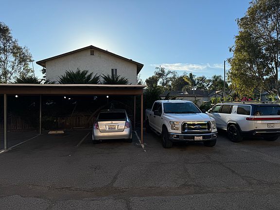 2nd image of 1039 W Lincoln Ave