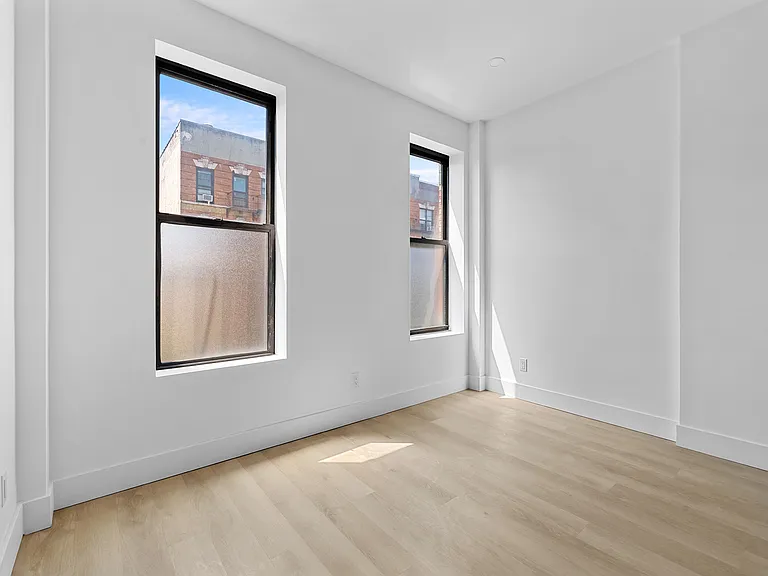 245 S 3rd St #2L — Photo 8