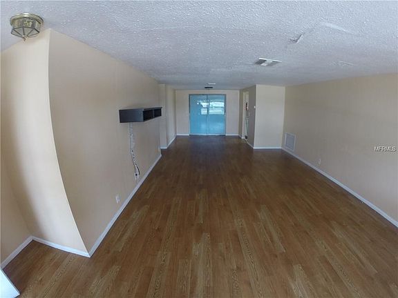 4th image of 5449 Casino Dr