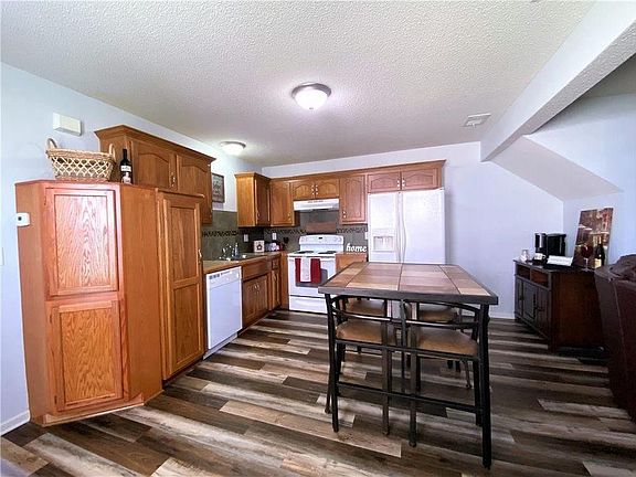 2nd image of 1532 SW Shelby Dr #2B