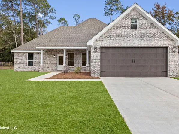1796 Granhurst St, Gautier, MS 39553