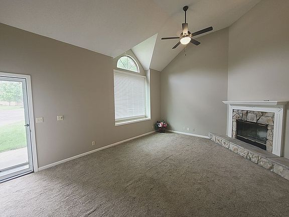 4th image of 7423 W 152nd St
