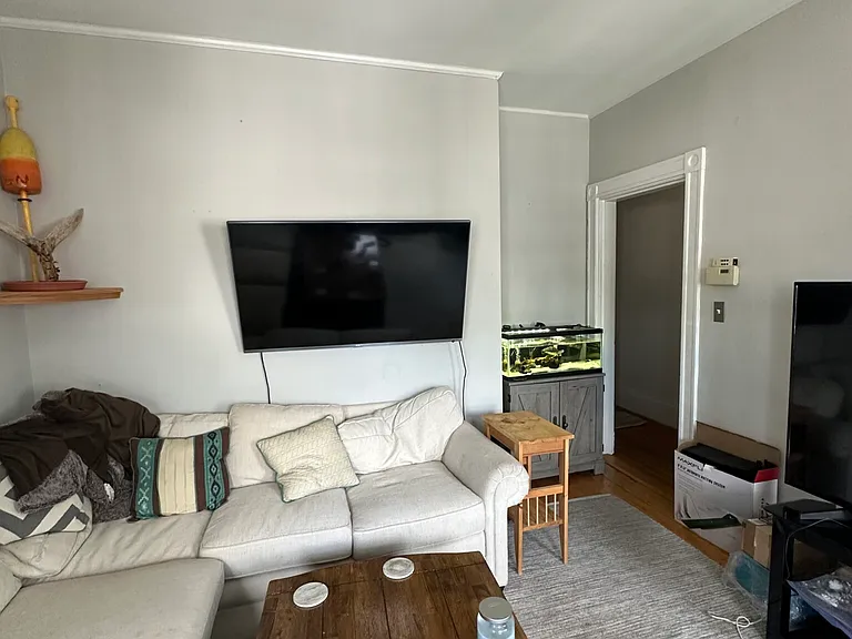 6 Bellflower St #3 — Photo 2